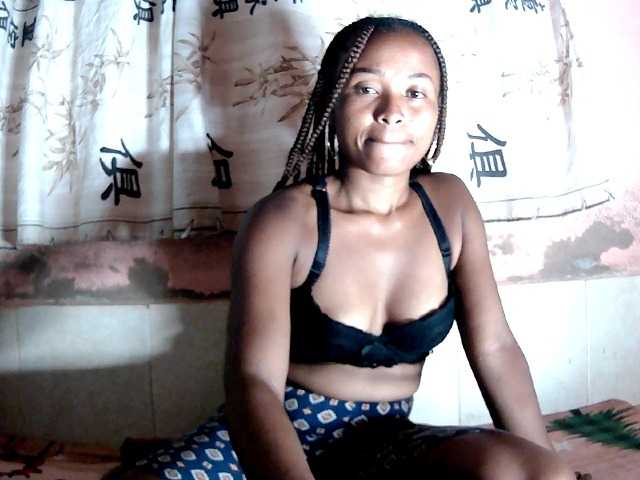 Bella24 live cam on BongaCams