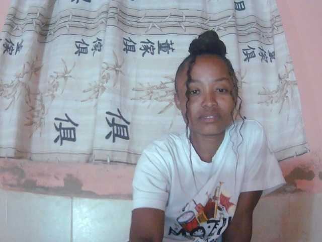 Bella24 live cam on BongaCams