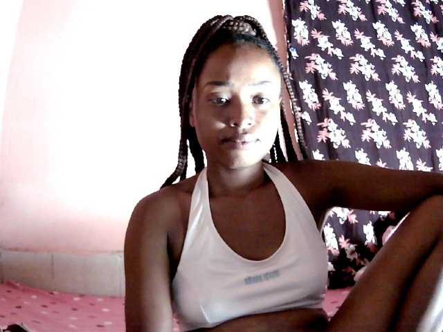 Bella24 live cam on BongaCams