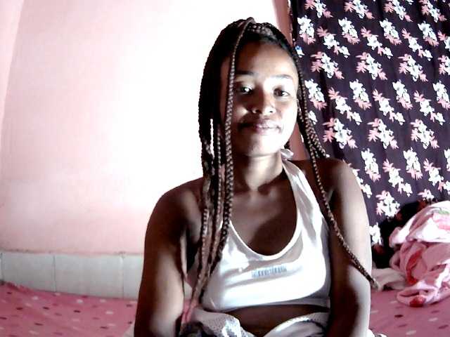 Bella24 live cam on BongaCams
