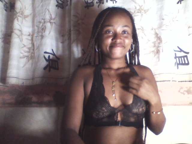 Bella24 live cam preview