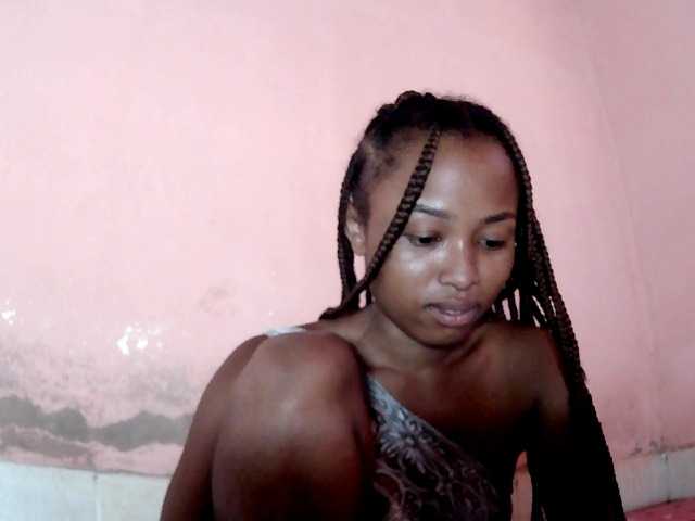 Bella24 live cam on BongaCams