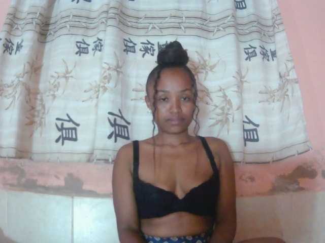 Bella24 live cam on BongaCams