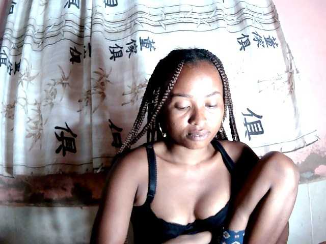 Bella24 live cam on BongaCams
