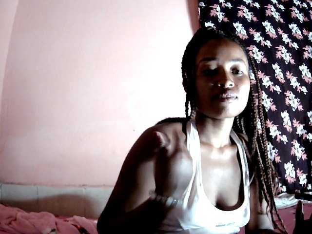 Bella24 live cam preview