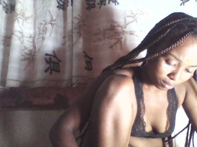 Bella24 live cam preview