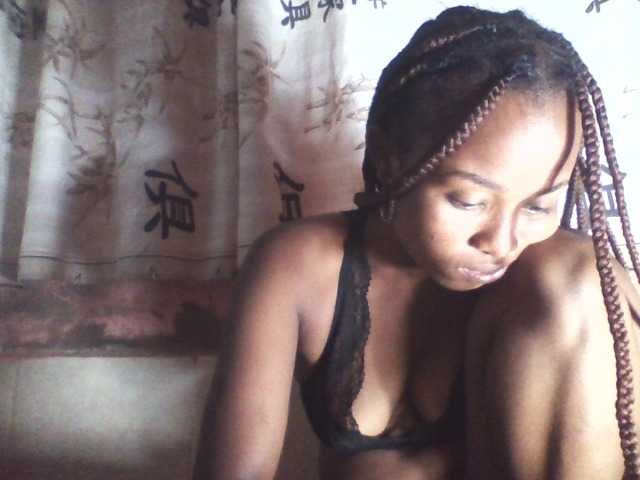 Bella24 live cam on BongaCams