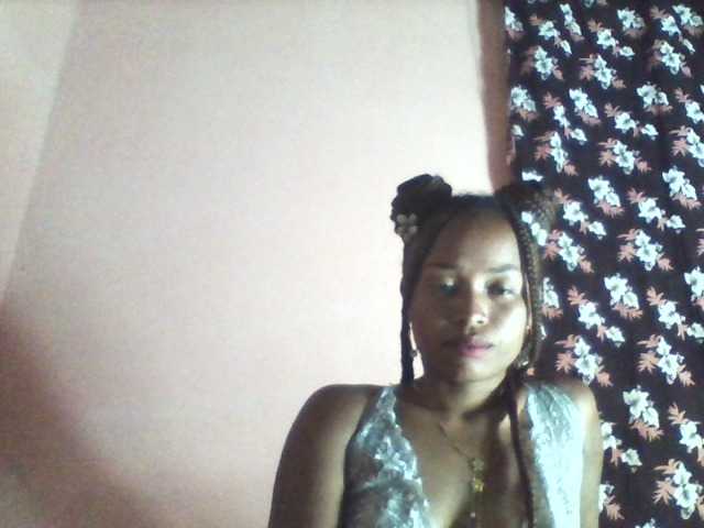 Bella24 live cam on BongaCams
