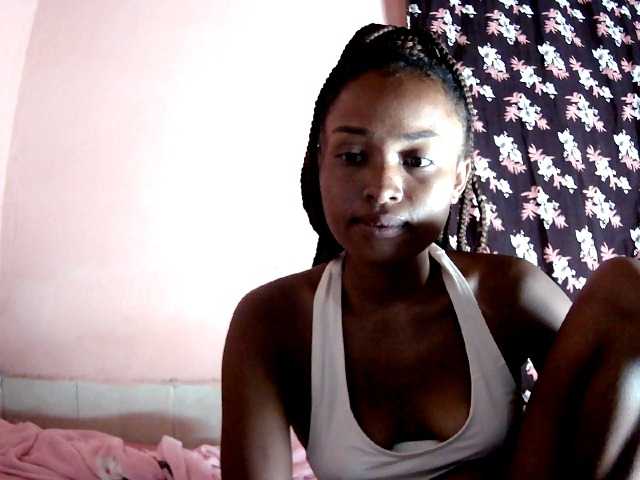 Bella24 live cam on BongaCams