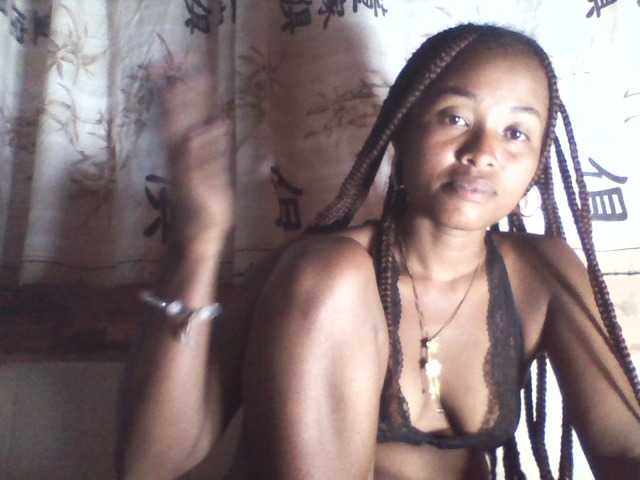 Bella24 live cam on BongaCams
