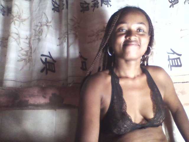 Bella24, en vivo ahora en BongaCams
