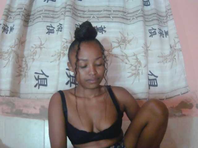 Bella24 live cam on BongaCams