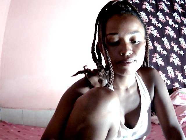 Bella24 live cam on BongaCams