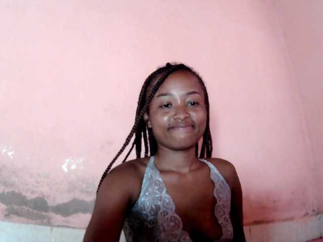 Bella24 live cam on BongaCams