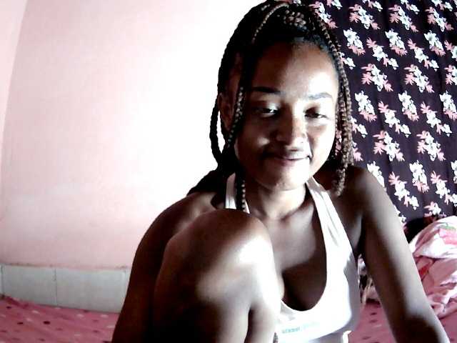 Bella24 live cam on BongaCams