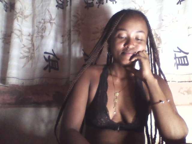 Bella24 live cam on BongaCams