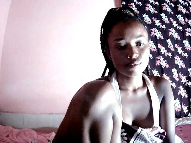 Bella24 live cam preview