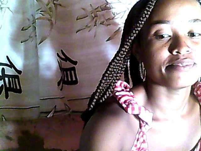 Bella24 live cam on BongaCams