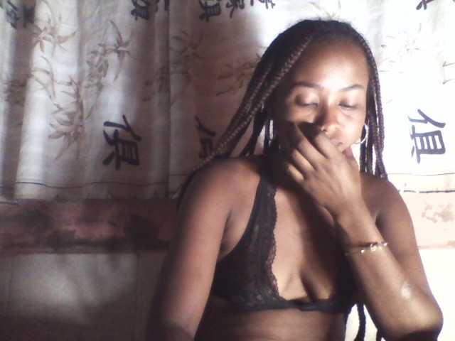 Bella24 live cam on BongaCams