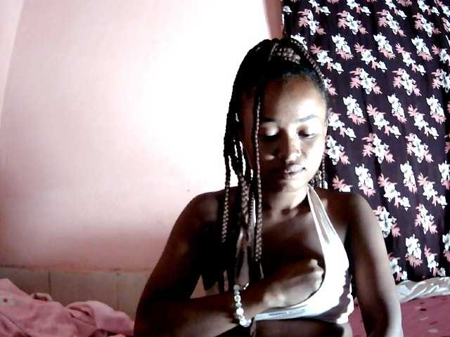 Bella24 live cam on BongaCams