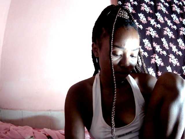 Bella24 live cam on BongaCams