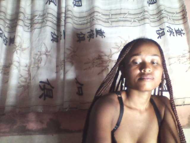 Bella24 live cam on BongaCams