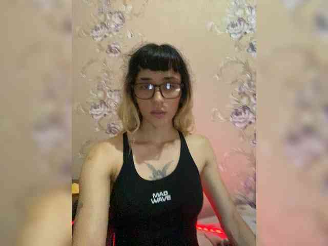 Velvetnightt's cam show statistics and live stream