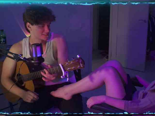 DontttBeeeHorny webcam