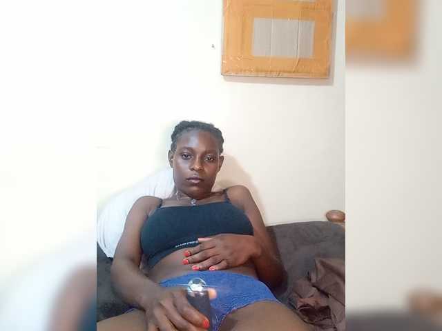PrettyJennie live cam on BongaCams