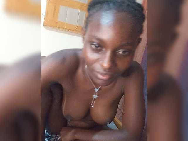 PrettyJennie live cam on BongaCams