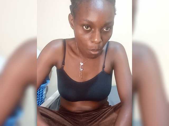 PrettyJennie live cam on BongaCams