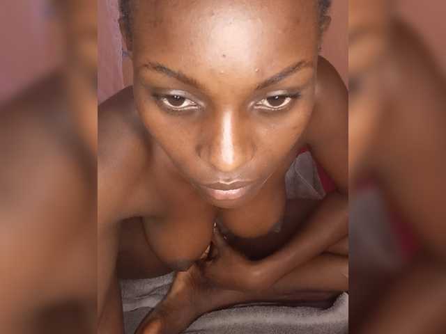 PrettyJennie live cam on BongaCams