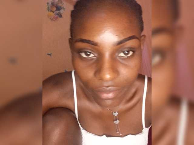 PrettyJennie live cam on BongaCams
