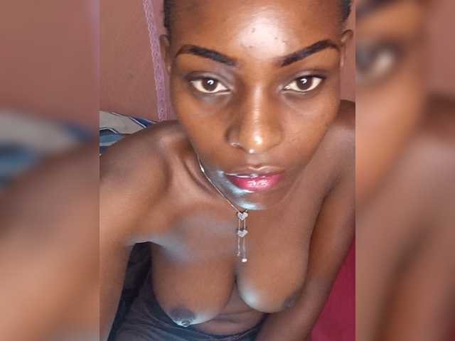 PrettyJennie live cam on BongaCams