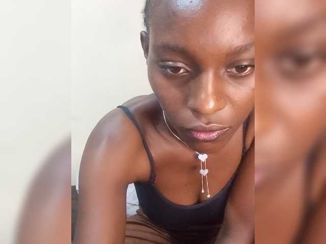 PrettyJennie live cam on BongaCams