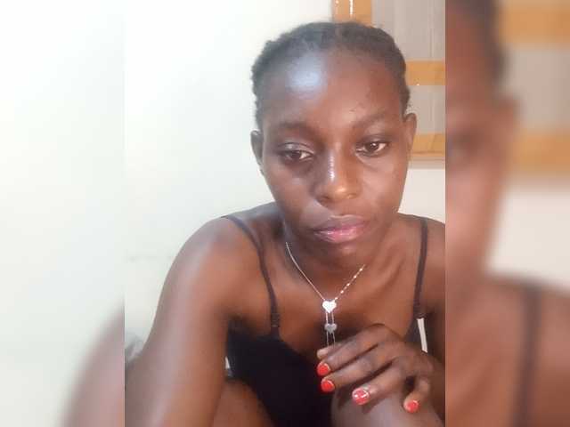 PrettyJennie live cam on BongaCams