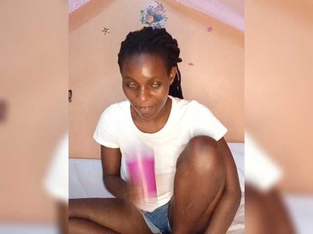 PrettyJennie live cam on BongaCams