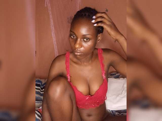 PrettyJennie live cam on BongaCams
