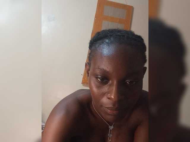 PrettyJennie live cam on BongaCams