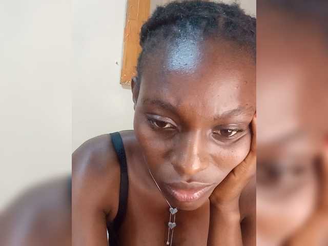 PrettyJennie live cam on BongaCams
