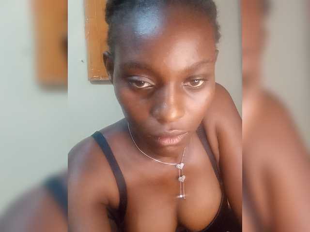 PrettyJennie live cam on BongaCams