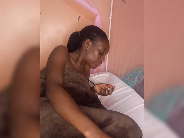 PrettyJennie, en vivo ahora en BongaCams