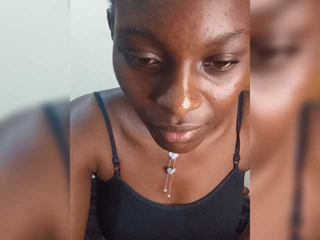 PrettyJennie live cam on BongaCams