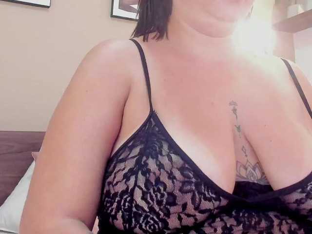 AliciaBaker live cam on BongaCams