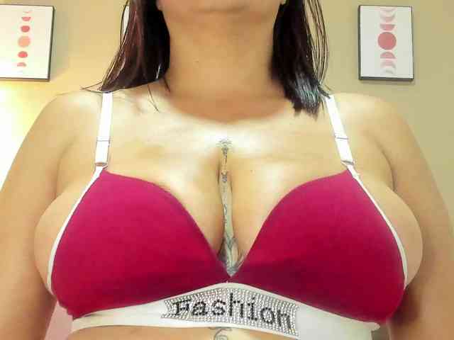 AliciaBaker webcam
