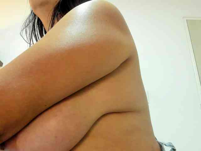 AliciaBaker webcam
