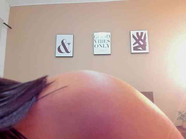 AliciaBaker webcam