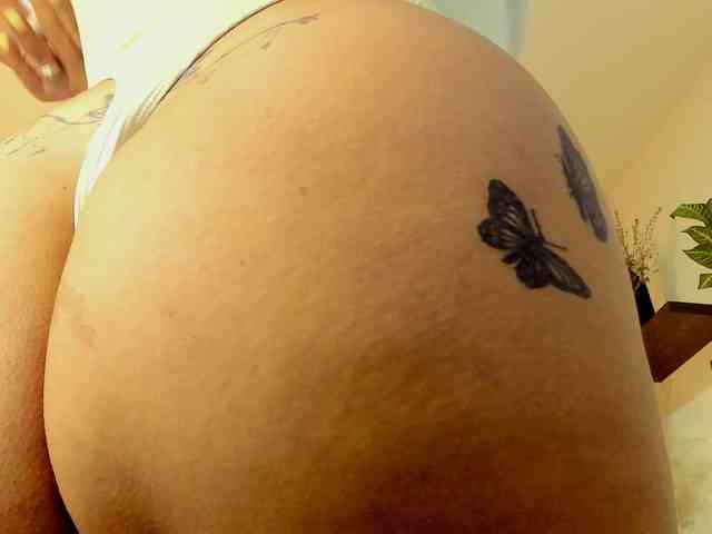 AliciaBaker webcam