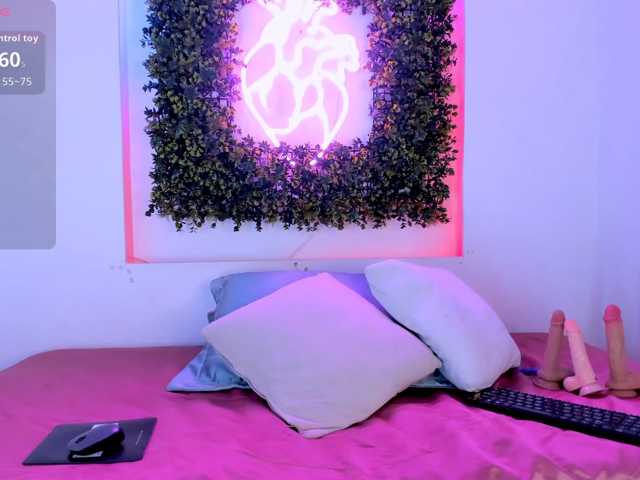 ZoeDivine live cam on BongaCams