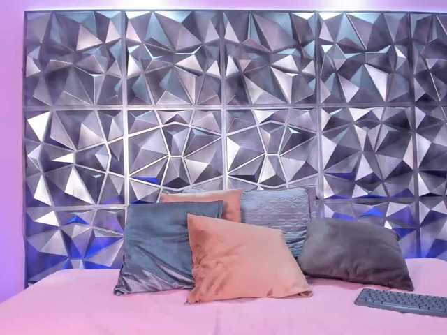 ZoeDivine live cam on BongaCams